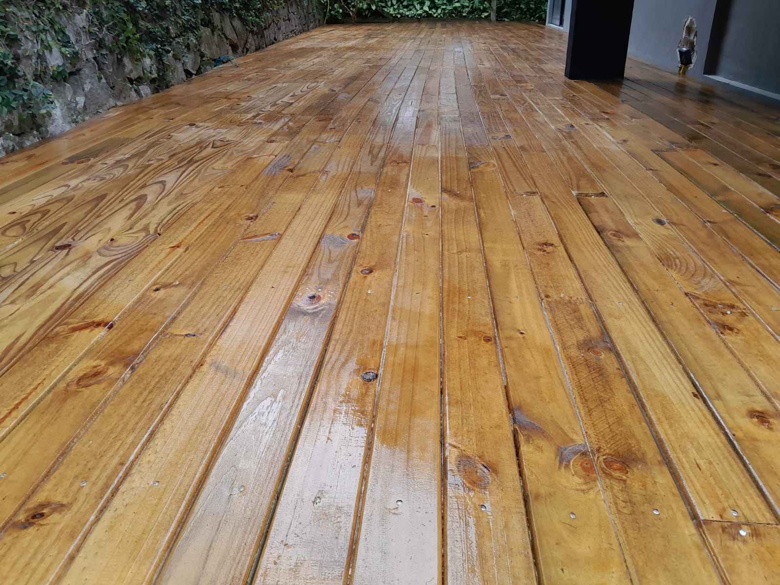 Acabamento em madeira feito sob medida